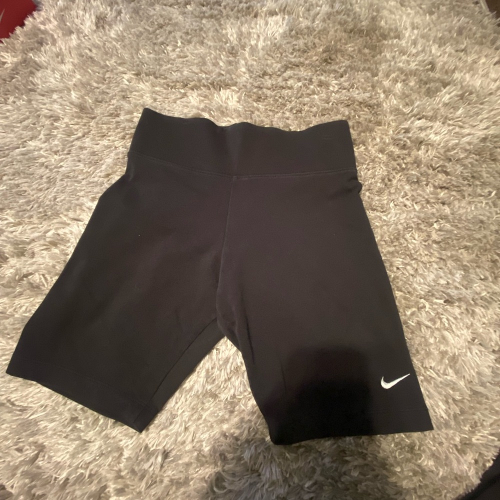Black Nike shorts